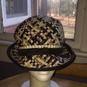 KUTZ summer style hat in pre-owned condition